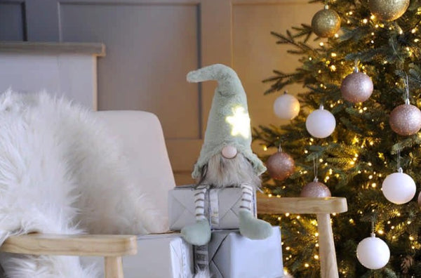 Festive 39cm Battery Operated Light up Dangly Leg Gonk with Green Hat